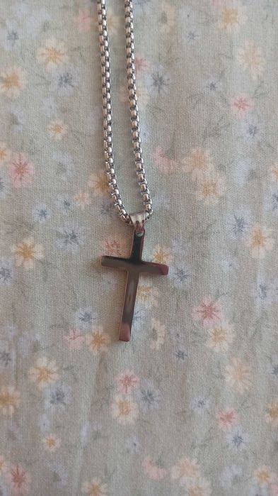 Colar Cruz em Aço Inoxidável