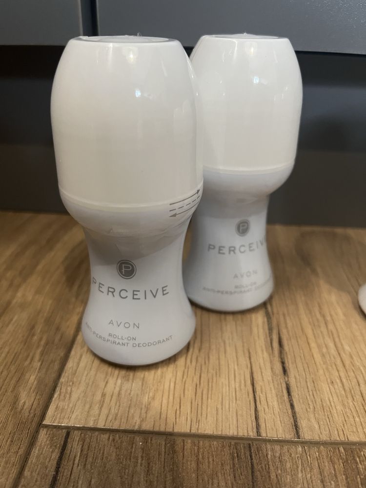 Avon Dezodorant w kulce little black , pur blanca , perceive