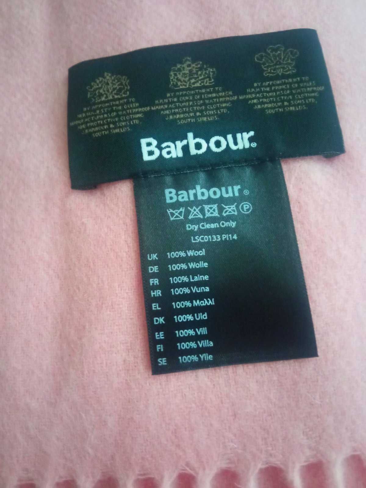 Рожевий вовняний шарф від Barbour