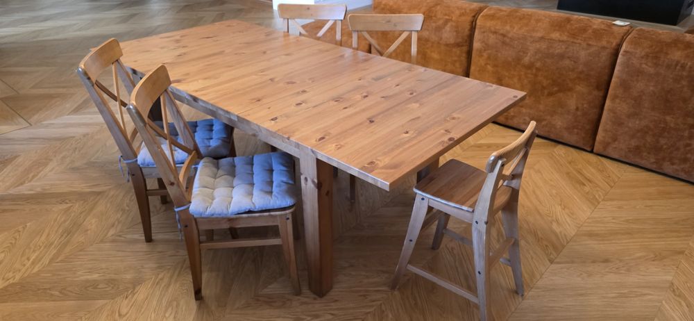 Stół rozkładany IKEA Stronas, wym. 147/204x95cm + krzesła + poduszki G