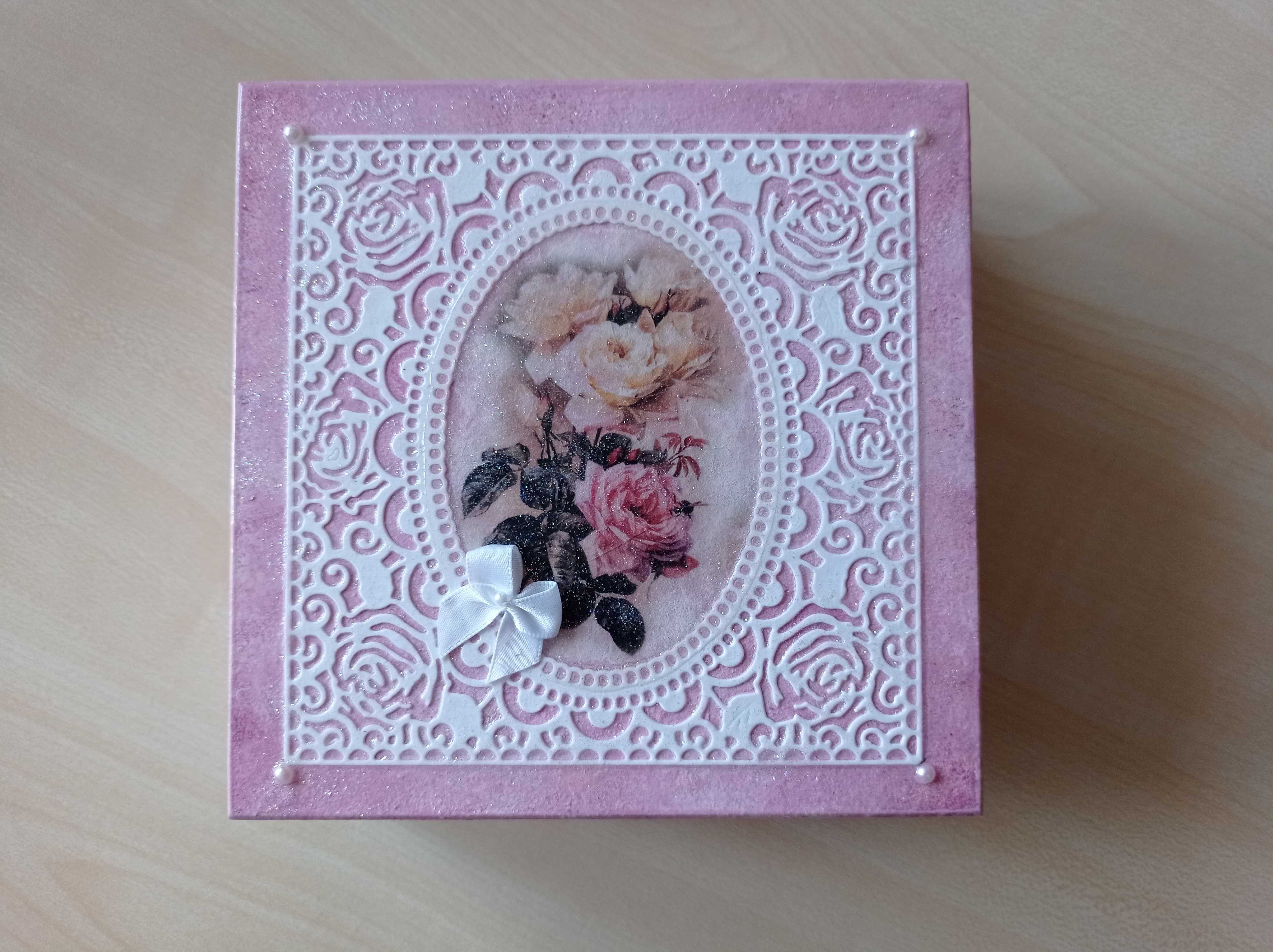 Szkatułka różowa romantyczna decoupage na prezent rękodzieło