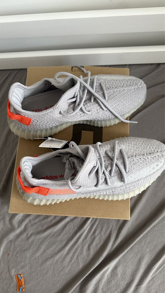 Yeezy 350v2 Tail Light 43 1/3