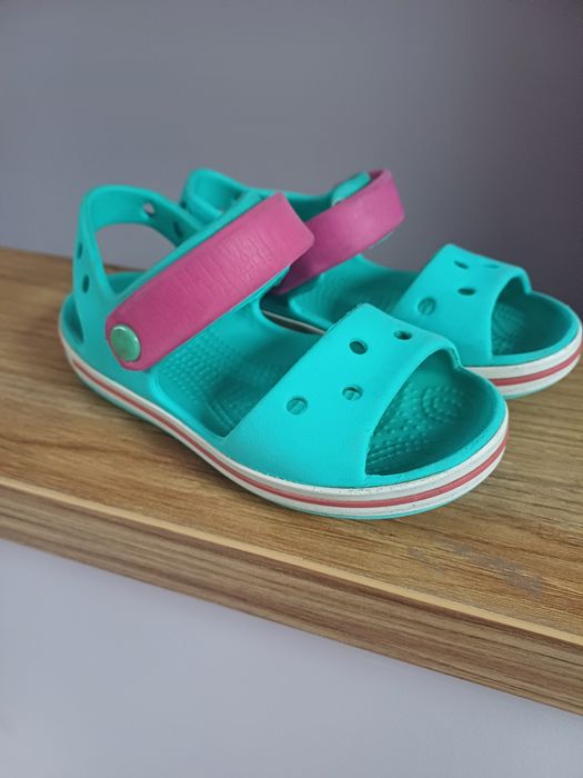 Sandałki Crocs rozm c10 26-27