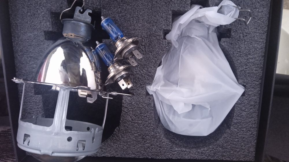 Лінзи з лампочками.