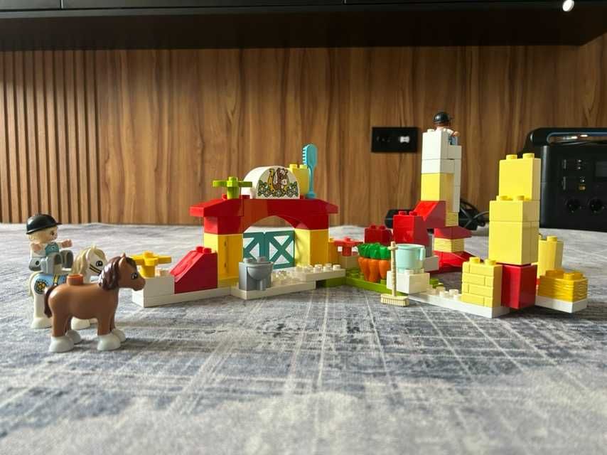 Lego Duplo 10951. Конюшня на ферме. Оригинал