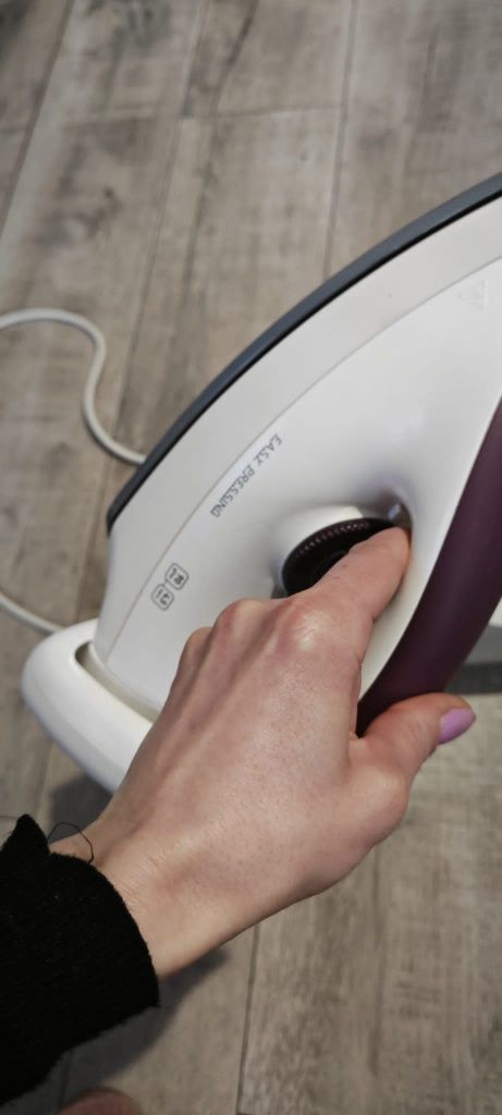 Żelazko z parownica Tefal