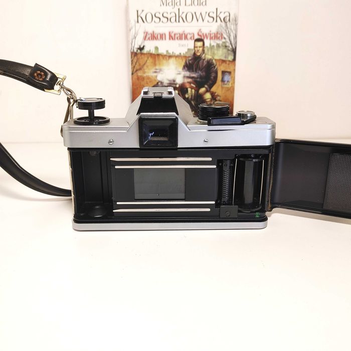 Analogowa Lustrzanka z 1980 r PRAKTICA Super TL 1000 lens 50mm 1:1,8