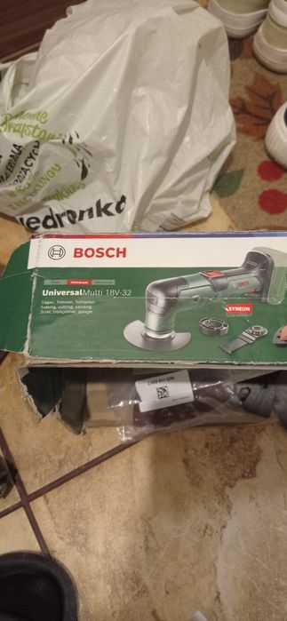 bosch universalmulti 18v-32 + ładowarka z baterią