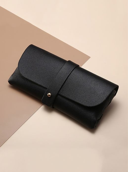 Черный футляр для солнцезащитных очков чехол