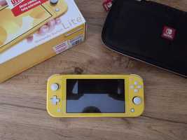 Nintendo Switch Lite - żółte, w idealnym stanie + akcesoria