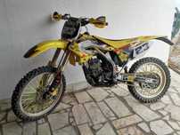 Suzuki rm-z 250 + vários acessórios incluidos para venda. Único dono