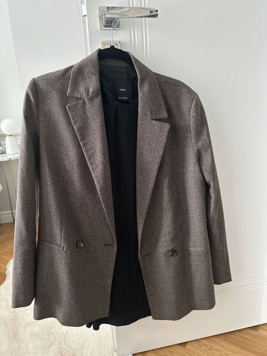 brązowa marynarka mango