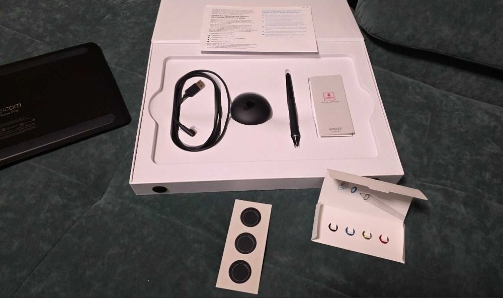 Графічний планшет Wacom Intuos Pro M (PTH-660-N)