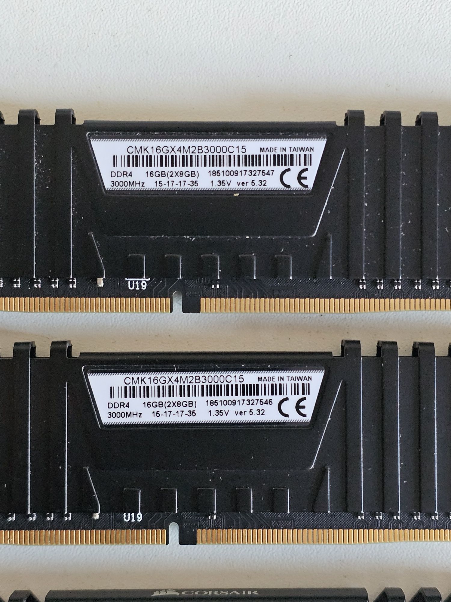Оперативна пам'ять Corsair Vengeance LPX DDR4 3000MHz 16GB (2x8) CL15