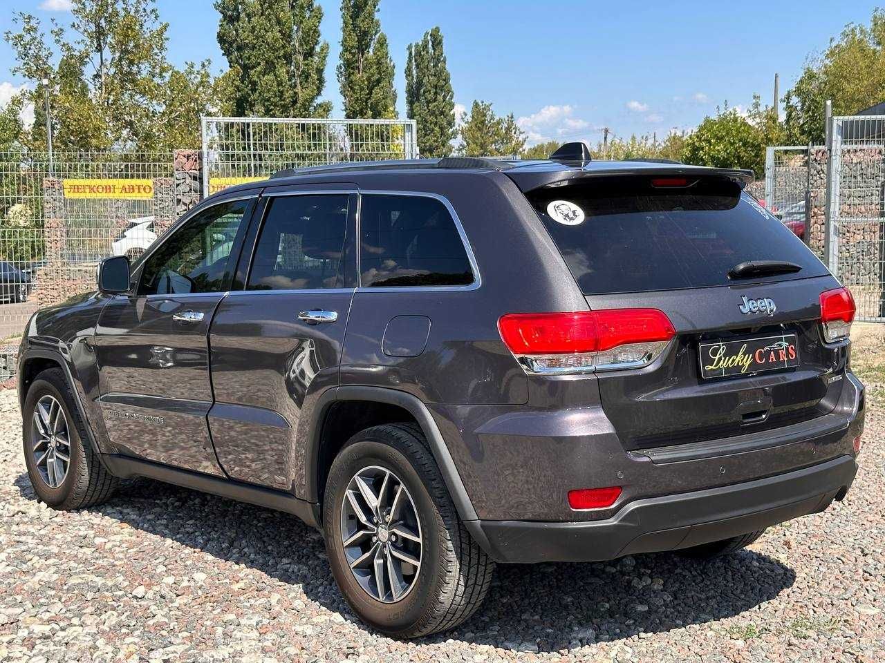 Авто  Jeep Grand Cherokee 2016