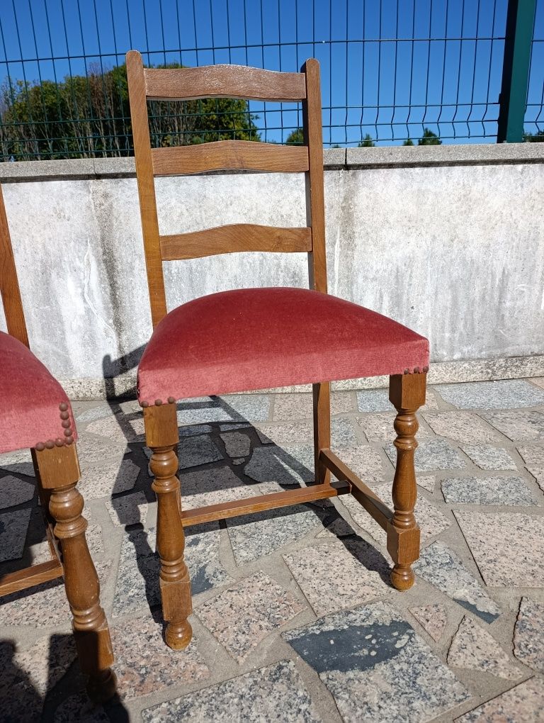 Par de cadeiras assento veludo