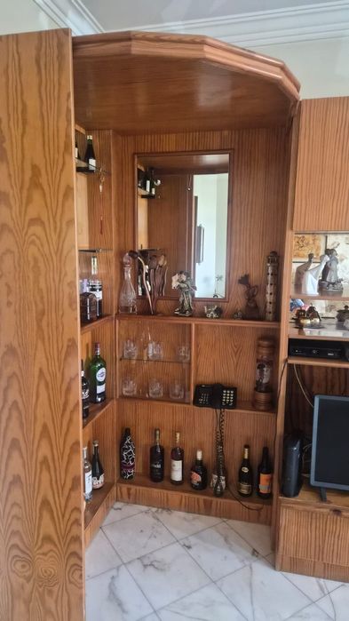 Móvel de canto em pinho mel