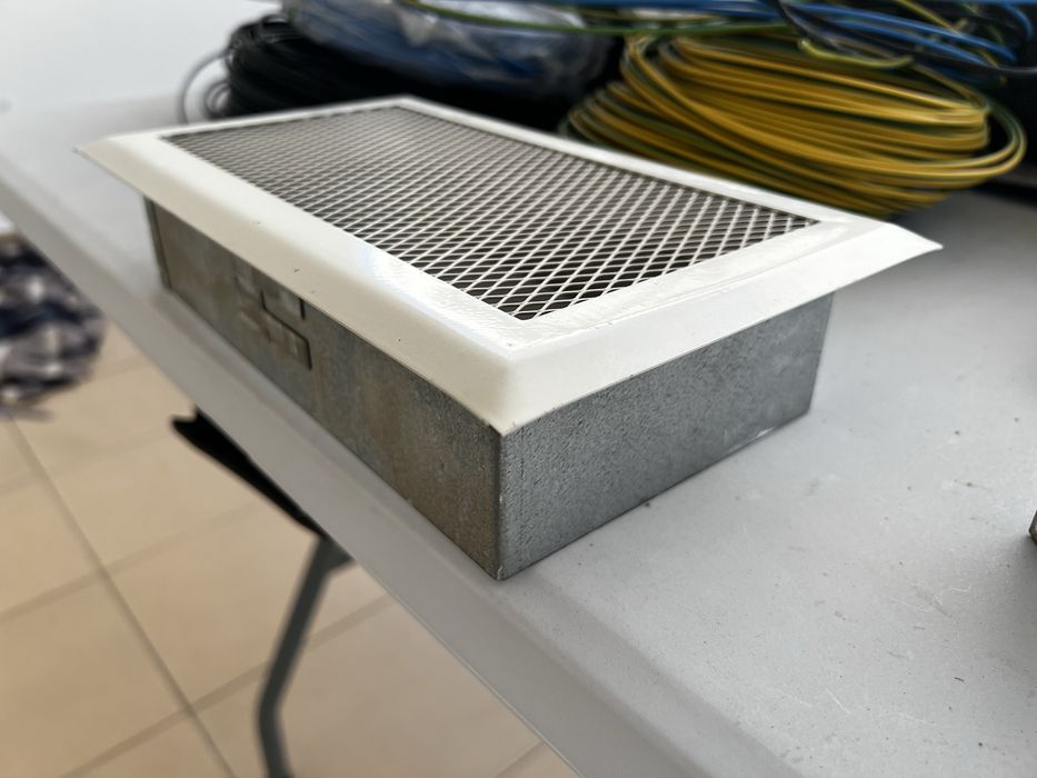 Grelha de ventilação metálica retangular – 26,5 x 16 cm