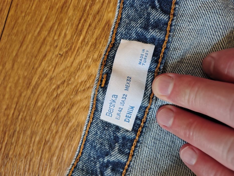 Bershka Шорты мужские джинсовые