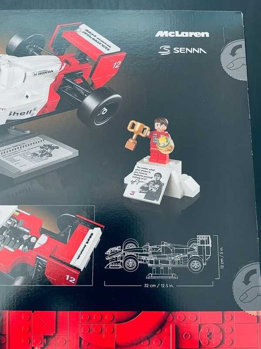 Lego 10330 - McLaren MP4/4 and Ayrton Senna