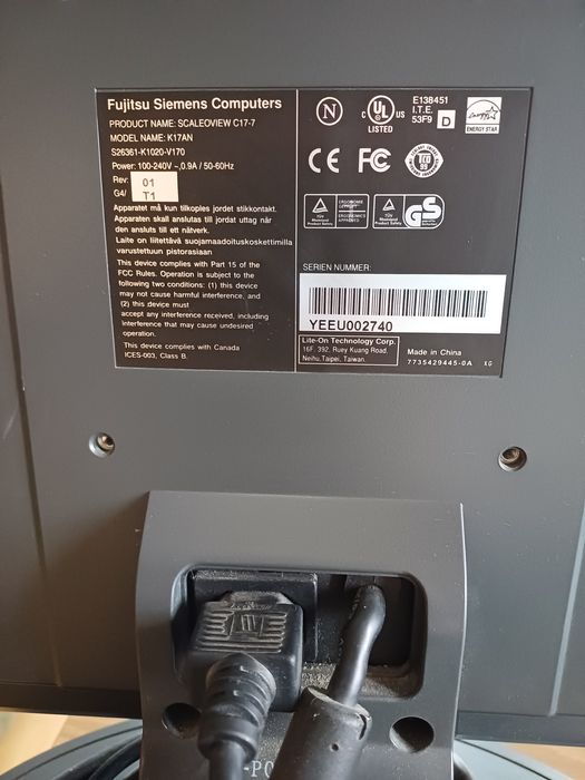 Monitor LCD Fujitsu Siemens SCALEOVIEW C17-7