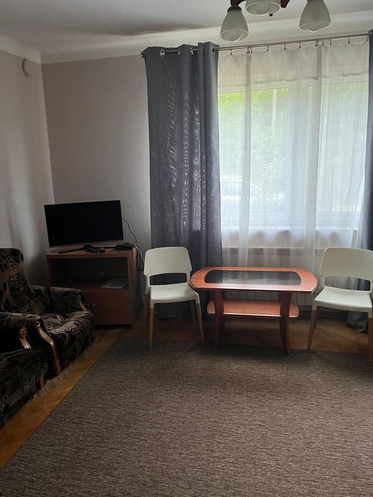 Wynajmę pokój z kuchnią i łazienką w domu jednorodzinnym 35m.