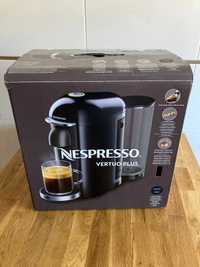 Máquina de Café Nespresso Vertuo Plus Black