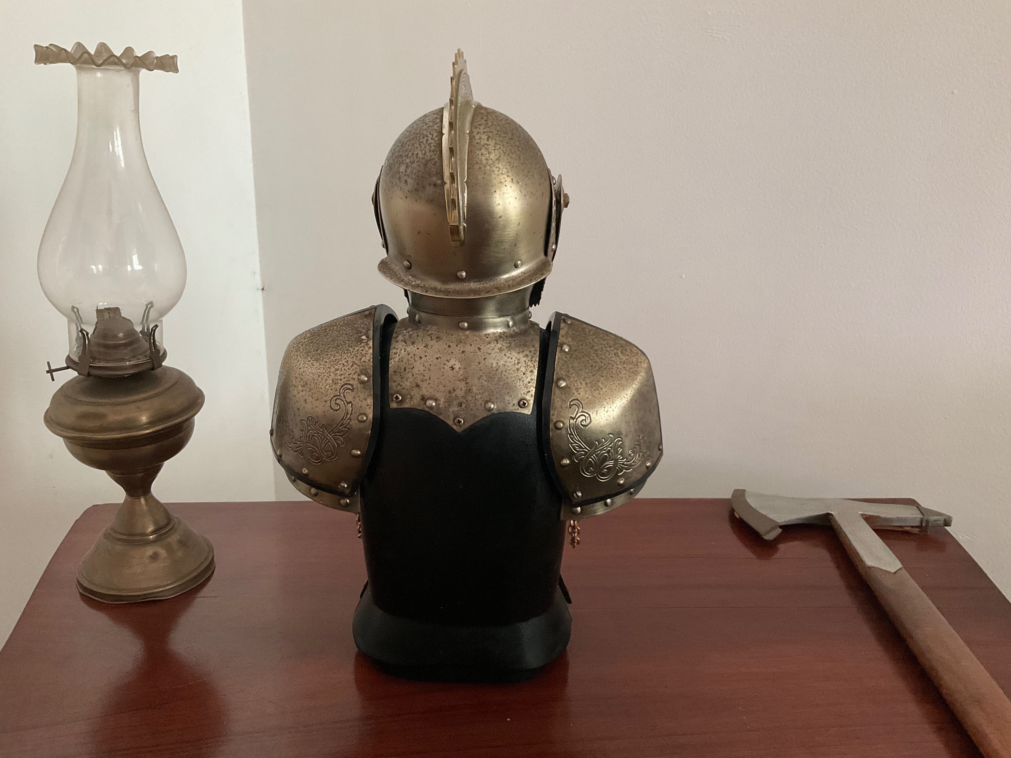 Minibar Armadura Cavaleiro - Peça de coleção