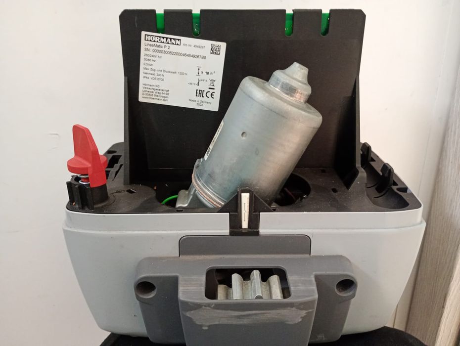 Hörmann LineaMatic P2 – napęd do bramy przesuwnej+fotokomórki+pilot