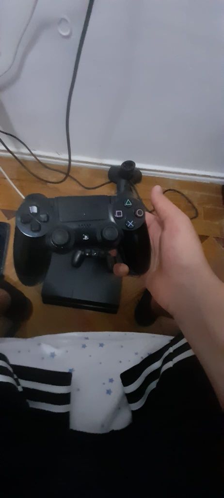 Playstation 4 com 1 tera (leia a descrição)