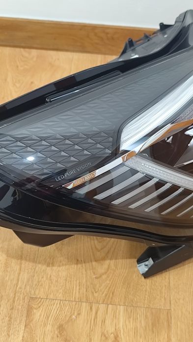 Farol Ótica Óptica Led Direita Nova e Original Renault Captur II