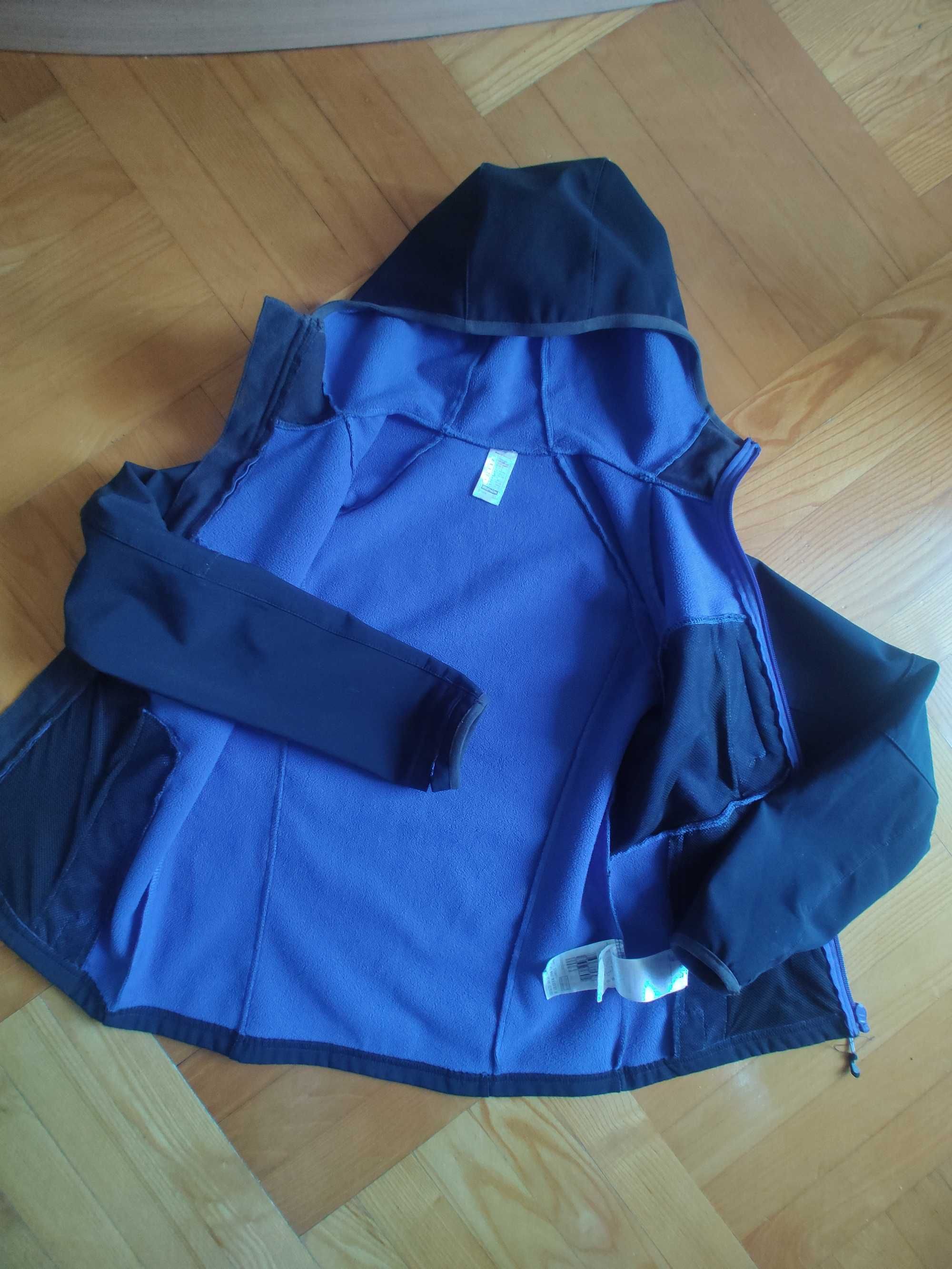 kurtka dziecięca softshell czarna, rozmiar ok. 140, wiek ok. 9-11 lat