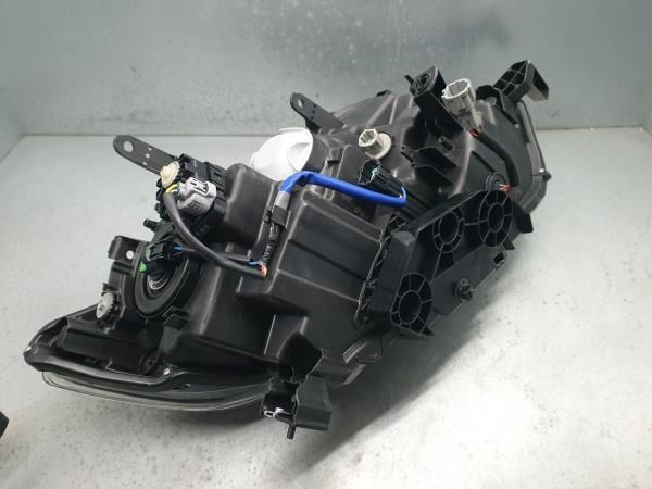 Ótica / farol esquerda NISSAN X-Trail (T32)