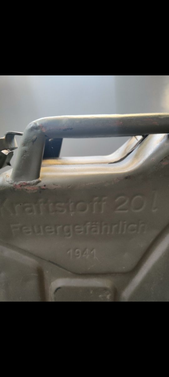 Kanistry 20 L z okresu WW2