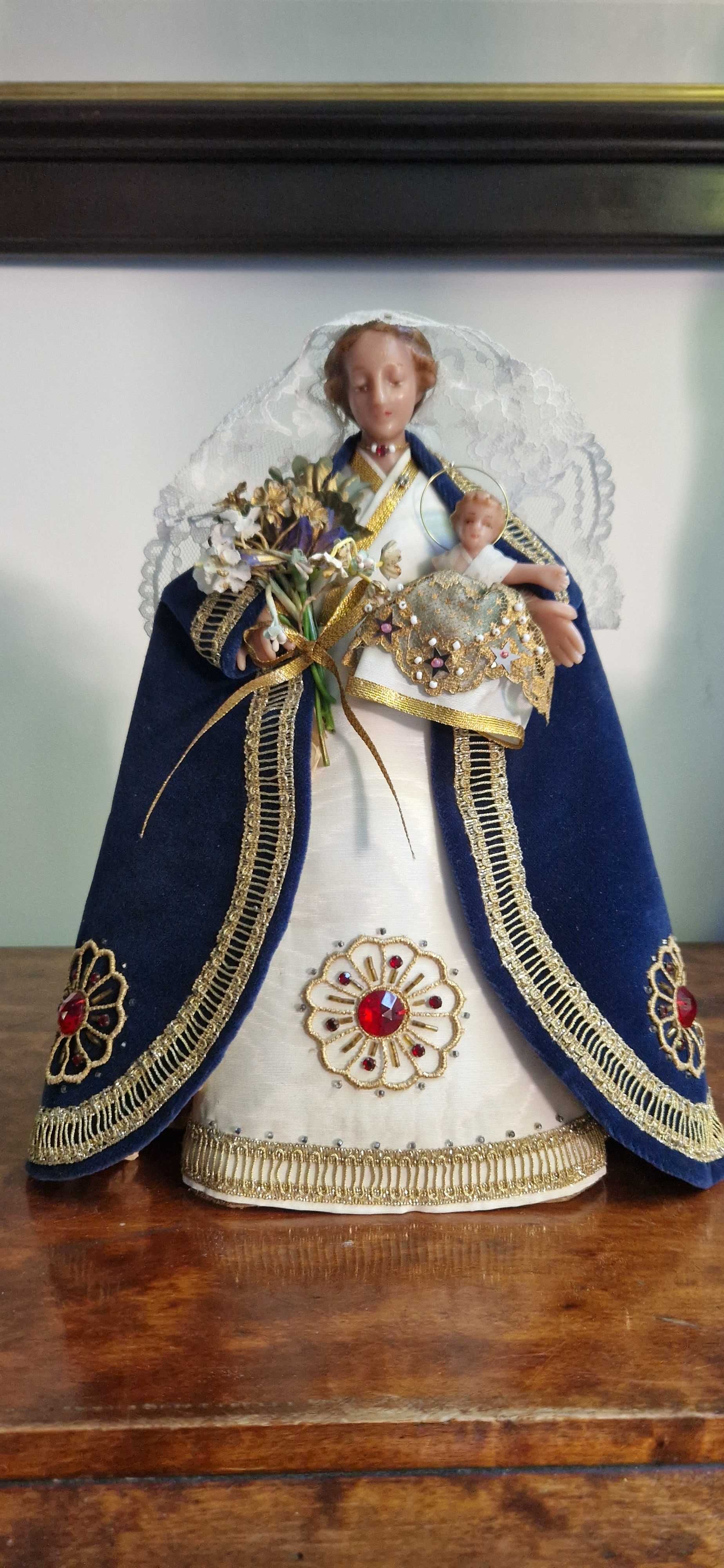 Figura woskowa Madonna z Jezusem Matka Boska dewocjonalia rzeźba antyk