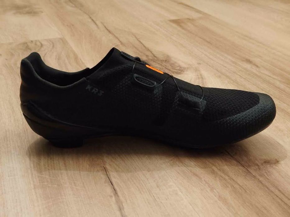 Sapatos de estrada DMT KR3