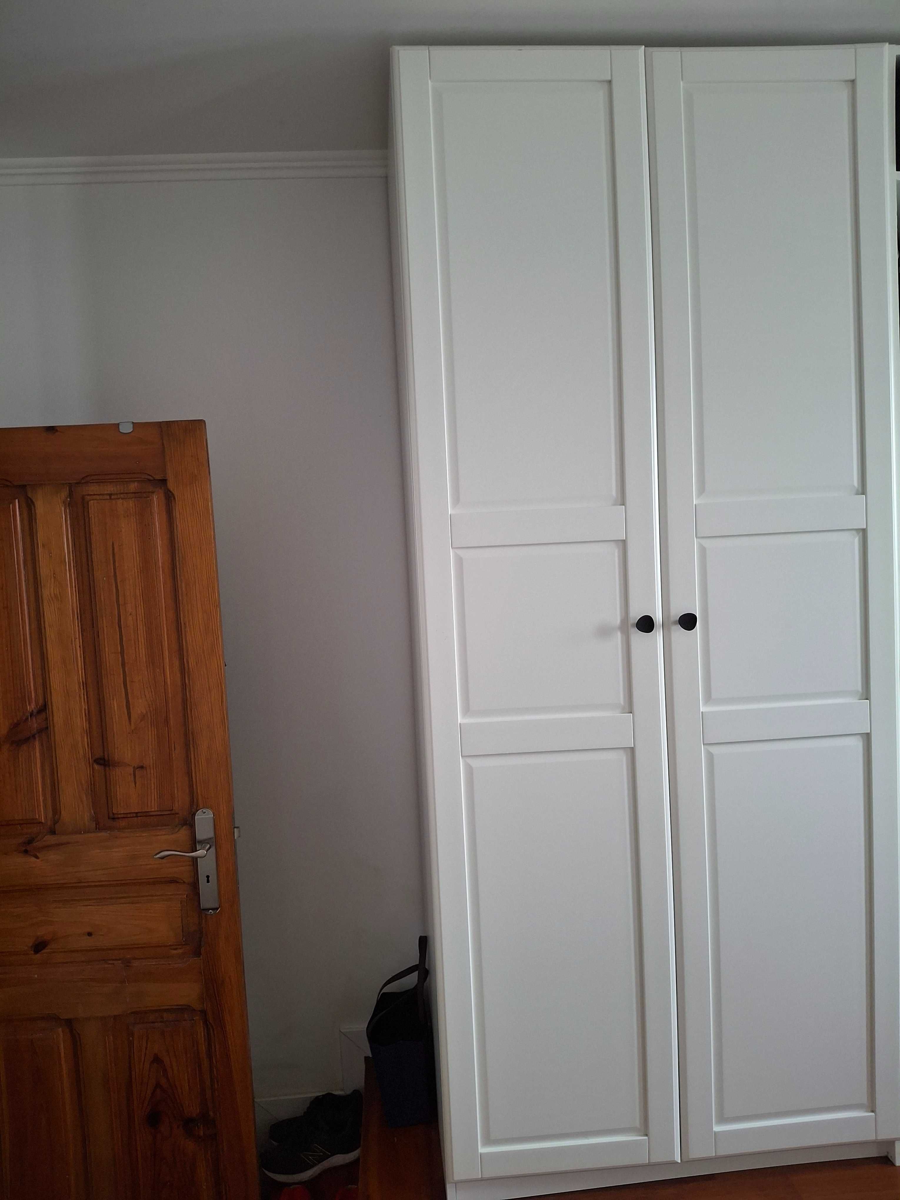 Roupeiro IKEA PAX 100×58×236 cm (ref. 502.145.60)