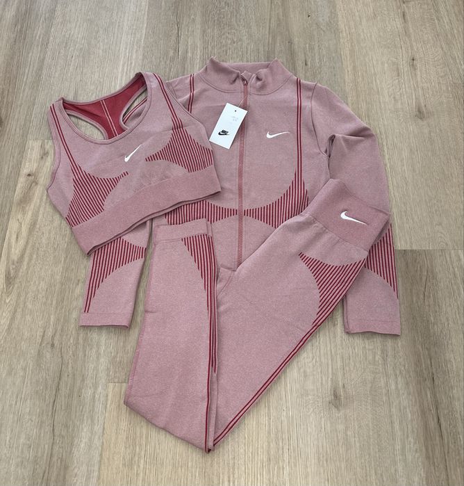 Conjunto Desportivo da Nike Senhora varias cores