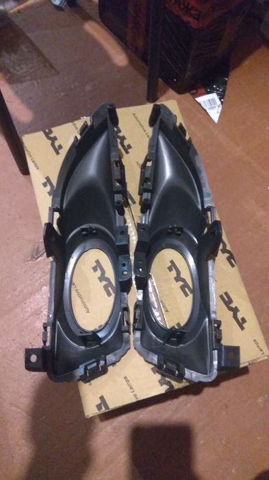 Рамка туманки Мазда 3 ВК 2003-2008 седан/хэтчбек