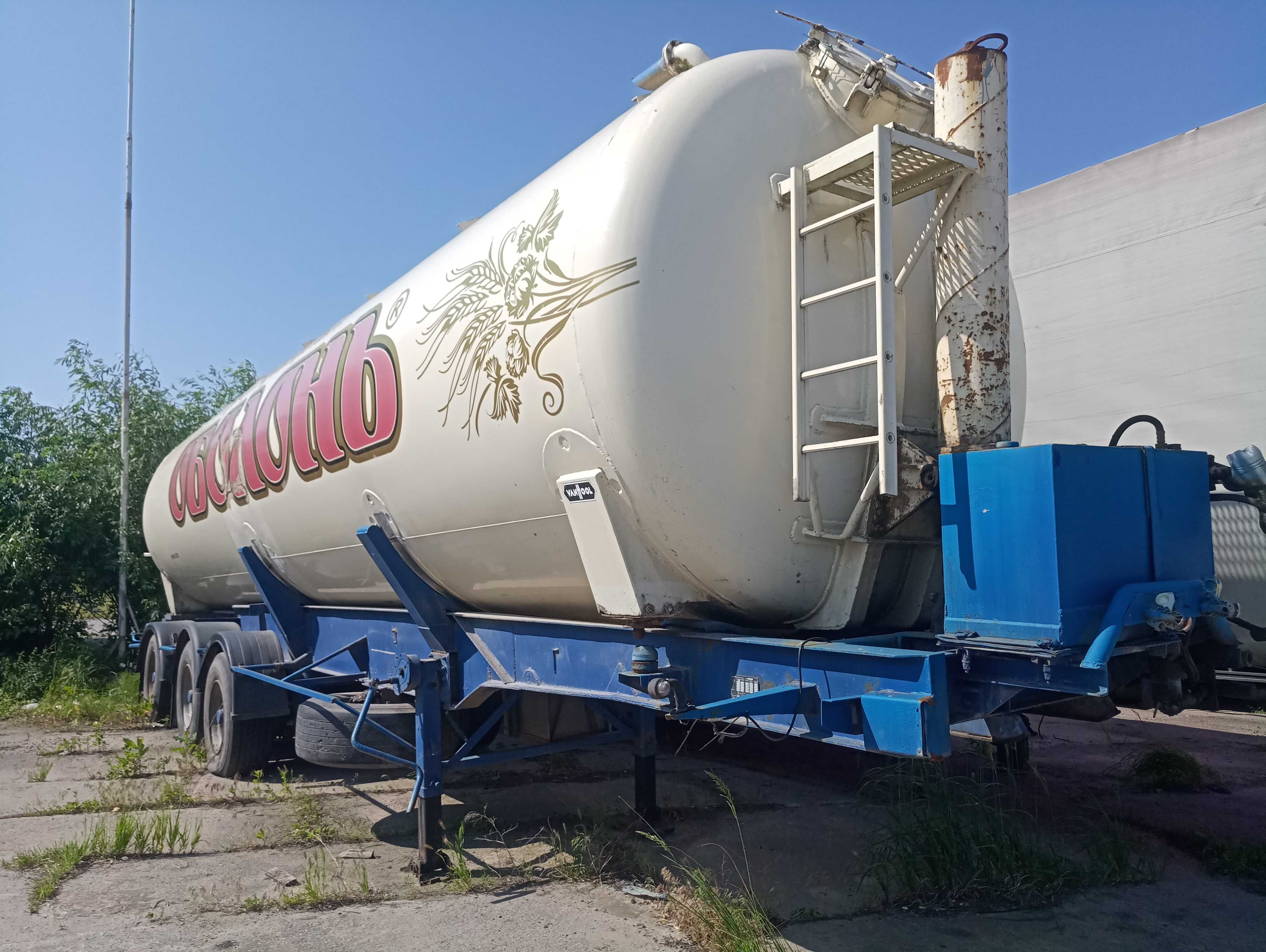 Напівпричіп Цистерна харчова та цементовоз