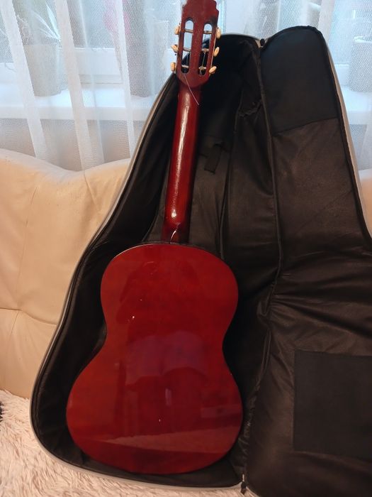 Продам гітару Valencia