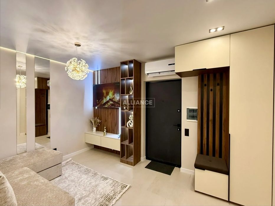 Продам шикарну 1к квартиру в зданому ЖК і/о опалення