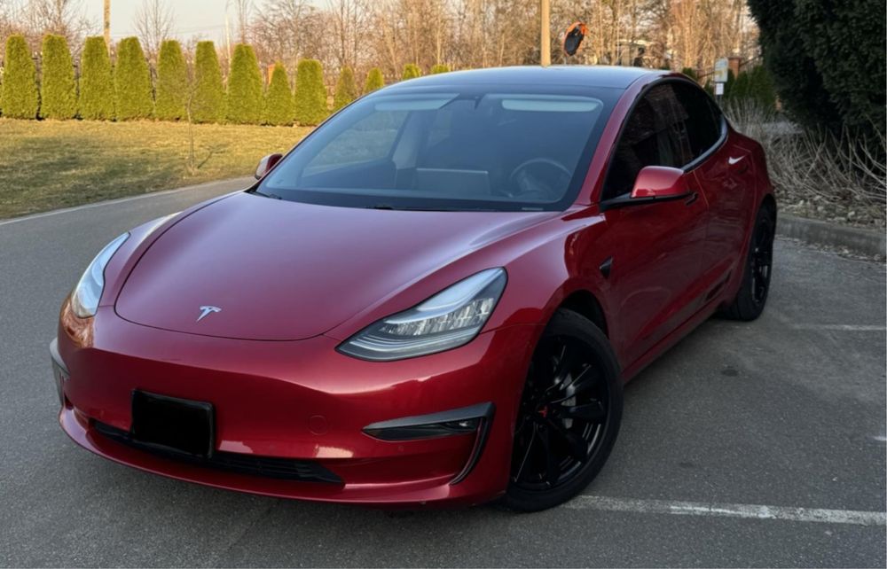 Оренда Tesla Model 3 2020 (м. Львів) — повний привід