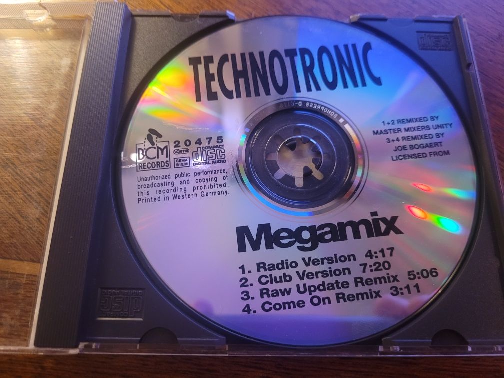 Maxi CD MC B. feat.Daisy Dee - This Beat is Technotronic 1990 DanceStr