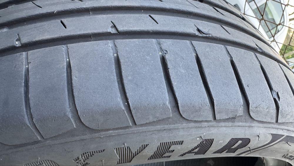 2 Pneus usados  225/40/19 goodyear