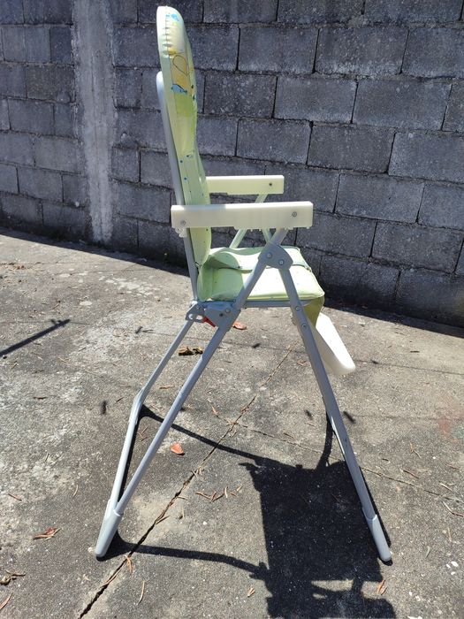 Vendo cadeira de refeição para criança