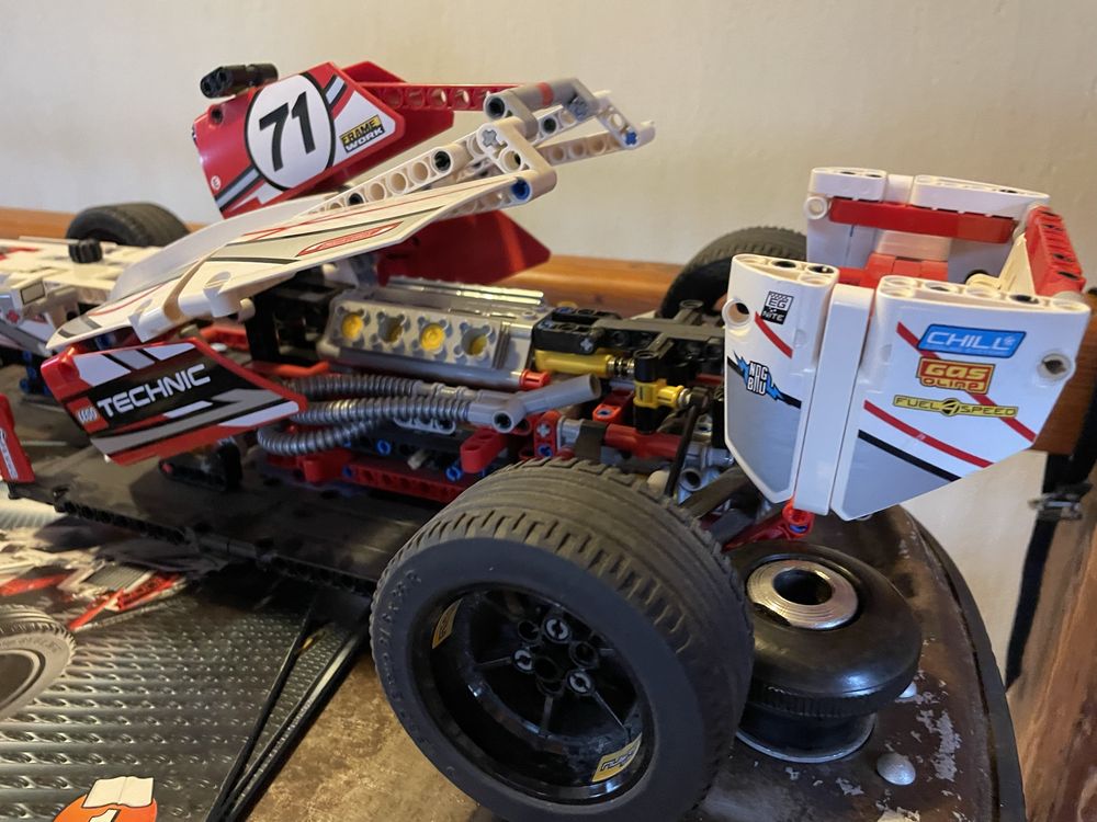 Lego technic 42000 formula f1 duza wyscigowka