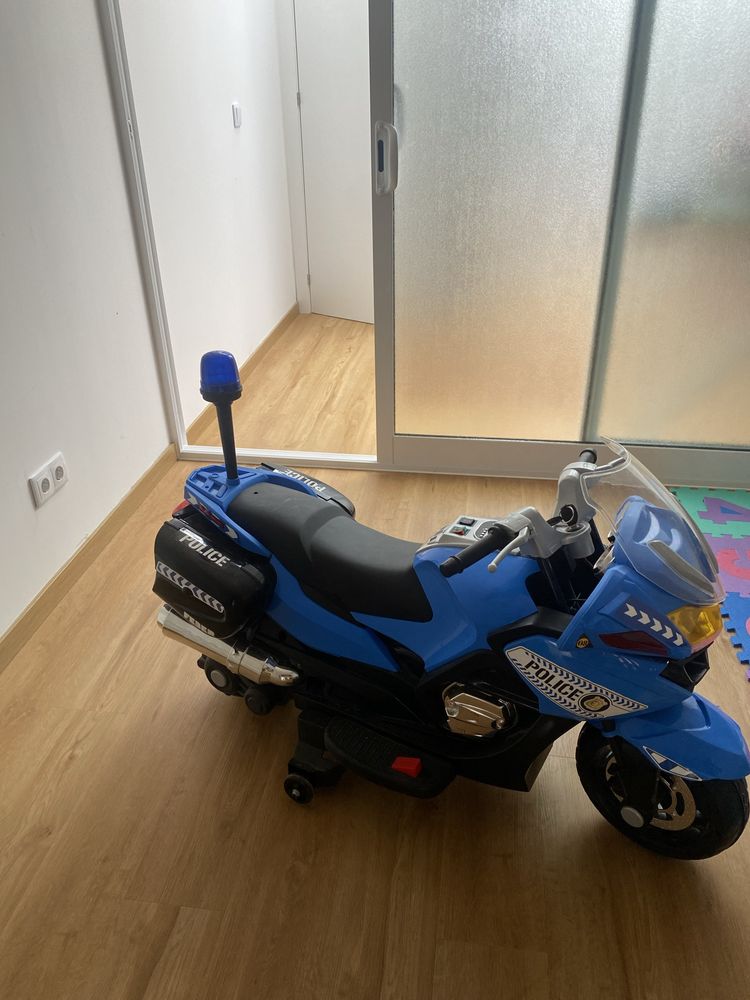 Mota policia eletrica nova