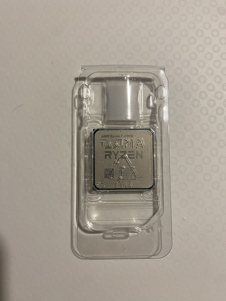 AMD Ryzen 7 3700X