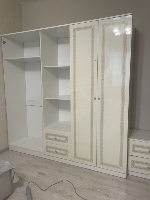 Продам фабричный шкаф